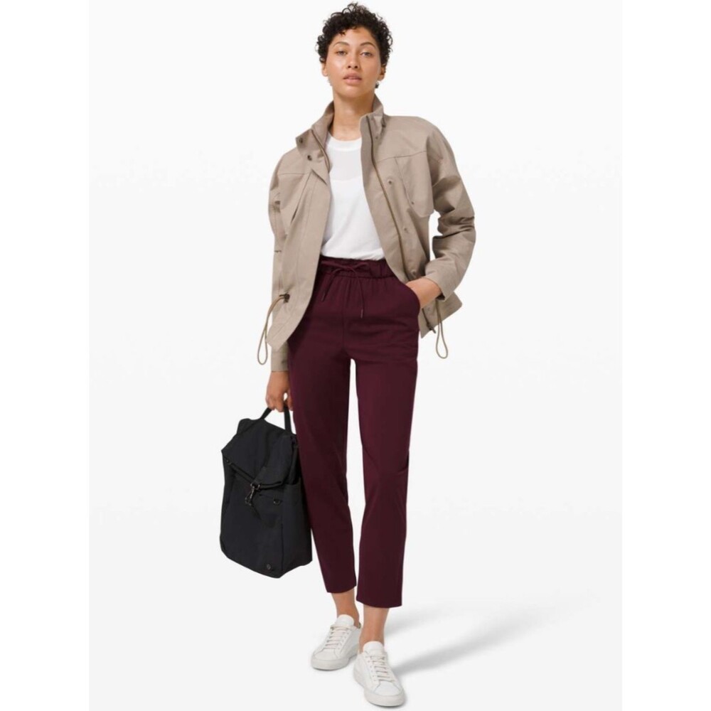 Lululemon’s Keep it Moving 7/8 Pants Cassis Plum Tapered Pant size 6